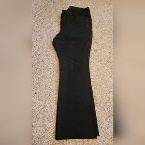 Old Navy Pixie Flare Pant in Size 14 Petite - Black